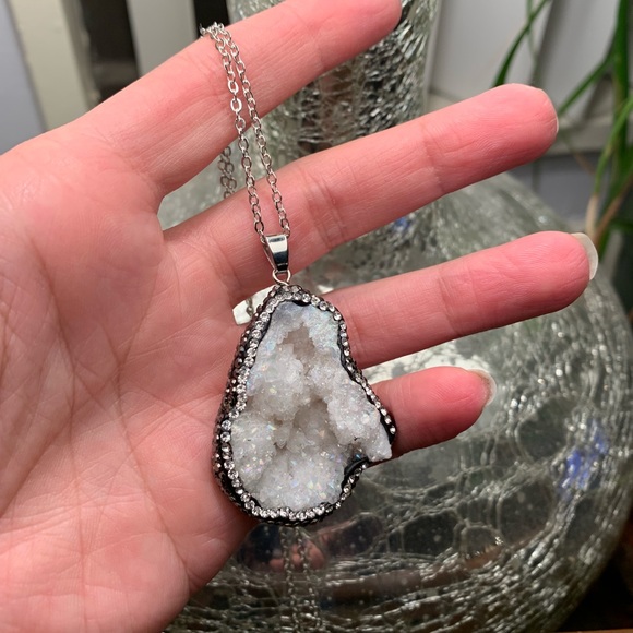 Jewelry - Beautiful natural mineral raw stone Quartz pendant